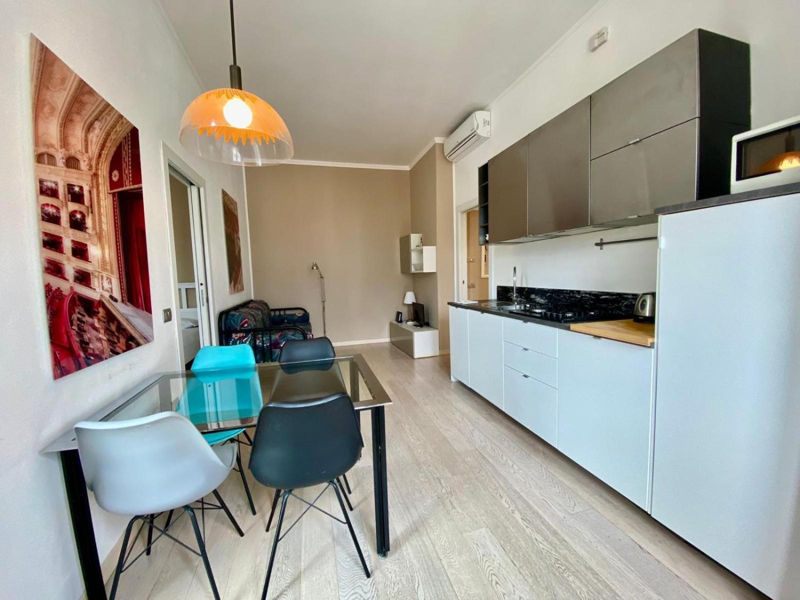 Piazzale Susa Bright Flat Con Veranda Милано Екстериор снимка